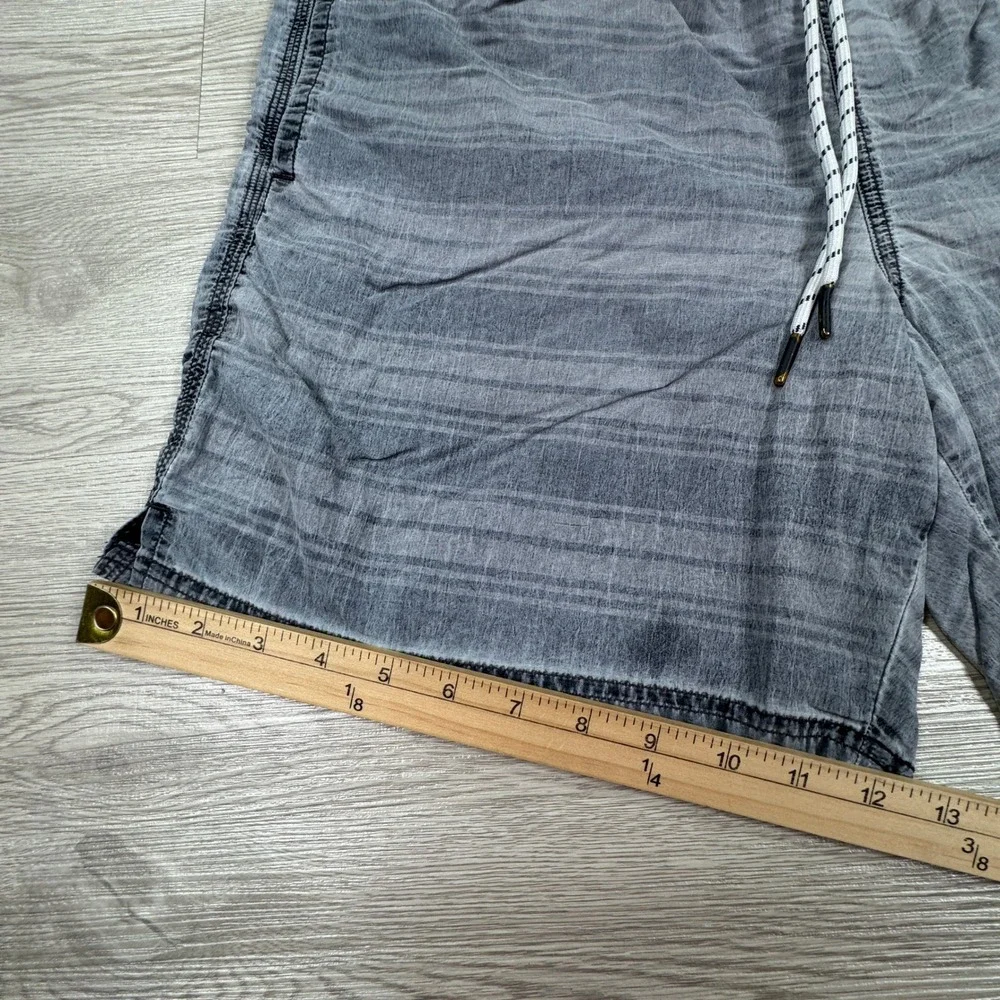 Vineyard Vines Mens Swim Trunks Gray Large Striped Board Shorts‎ Drawstring